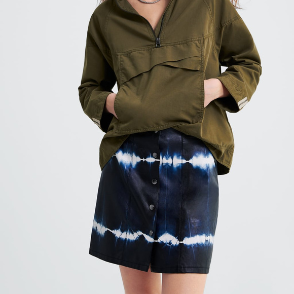 New ZARA Tie-Dye Mini Skirt Sz M Faux Leather - Picture 5 of 6
